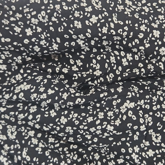 Paisley Blossom Black and White Crop Top Size XS with elastic stretchy - Picture 5 of 9